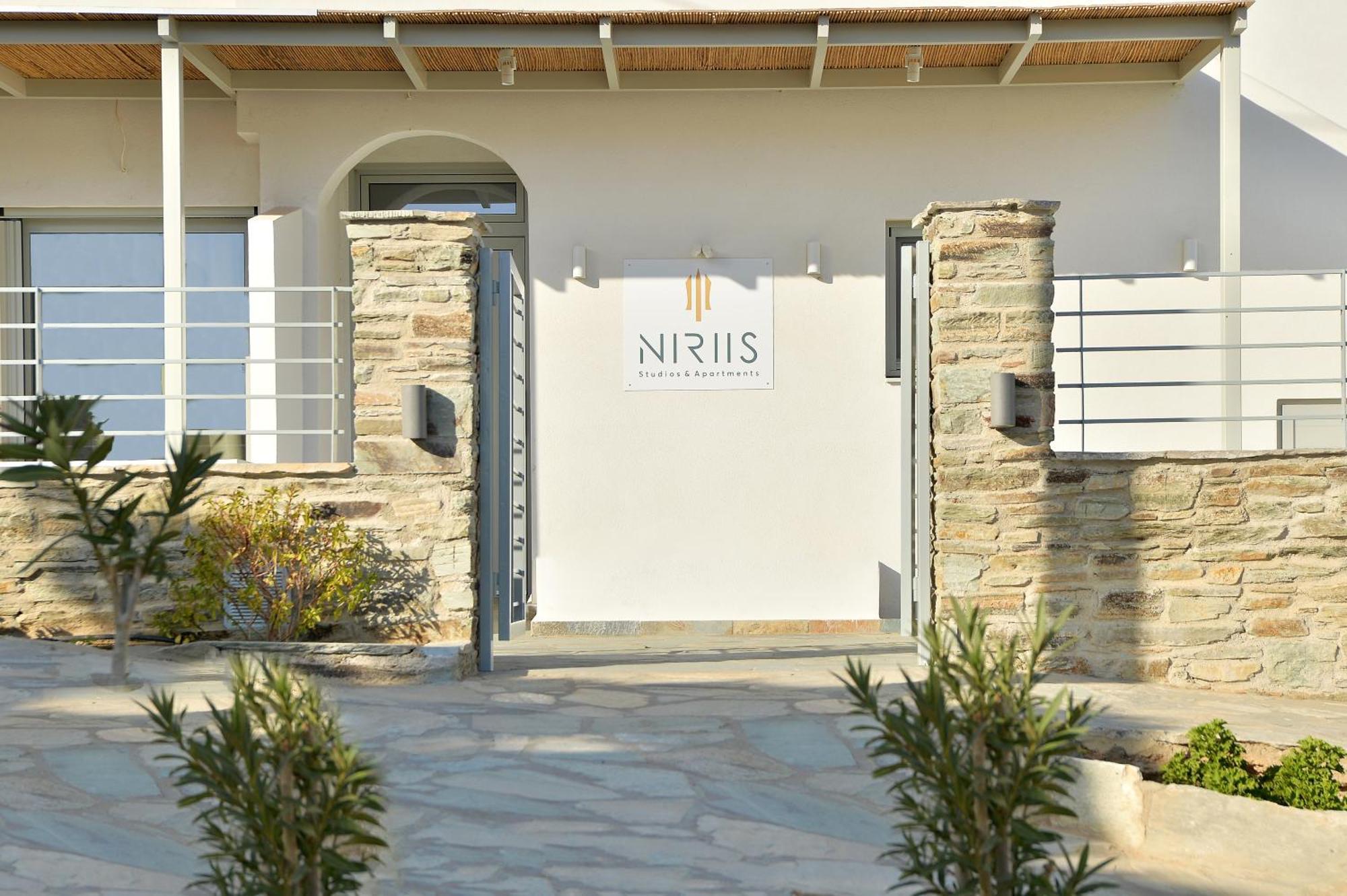 Niriis Studios Aktaia & Glauke Batsi Batsíon Exterior foto